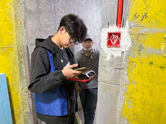 老房改造電線安全成焦點<strong></p>
<p>老房改造
</strong>，遠東電氣助力用電安全升級:老房改造
